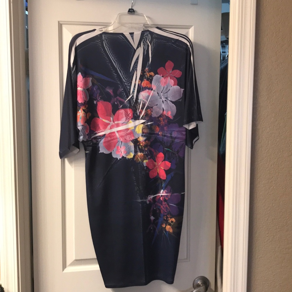 Dress - Picture 2 of 4
